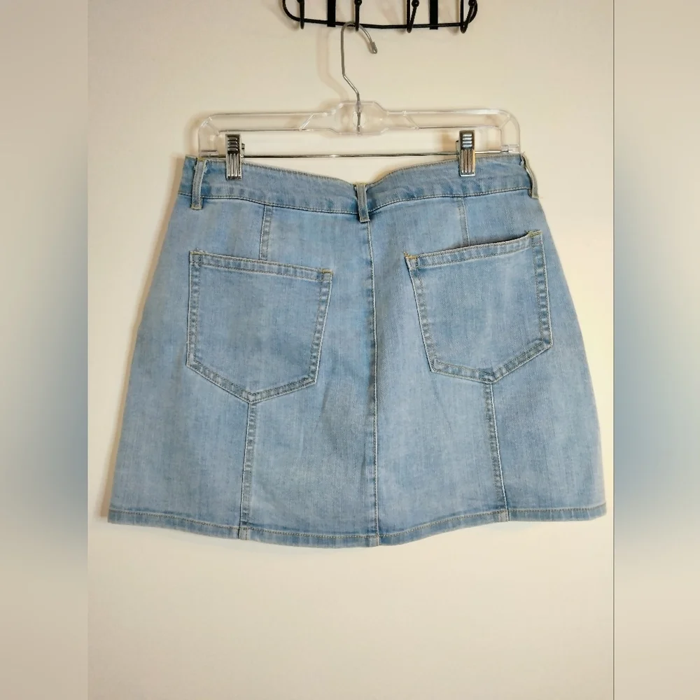 Love Tree (Size L) Light Wash Denim Jean Button Fly Skirt (NWT)